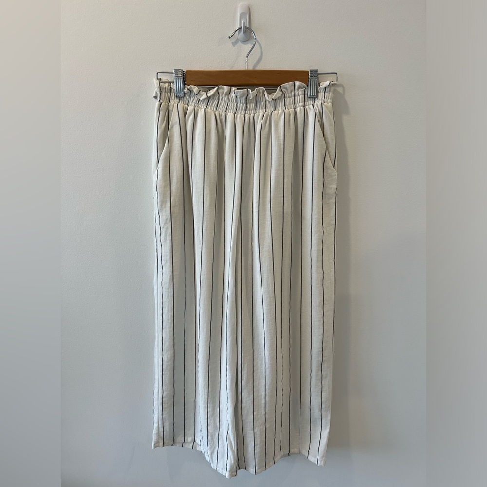 MINKPINK Wide Leg cropped linen style trousers. Size small.